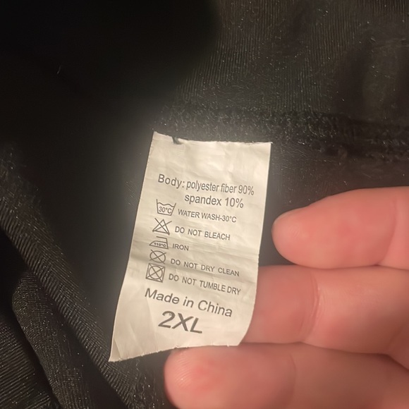 Black flared leggings with pockets! - Picture 3 of 3